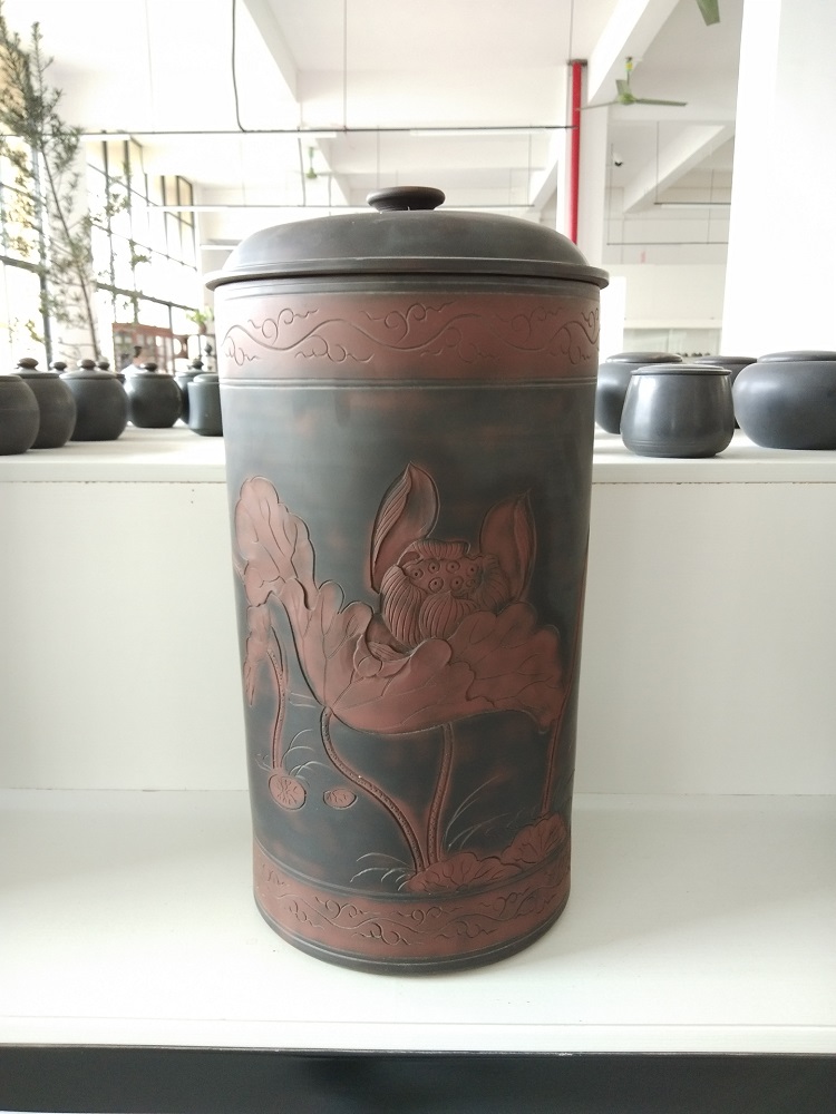 荷花浮雕茶叶罐
